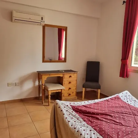 Paphos Holiday Home Пафос