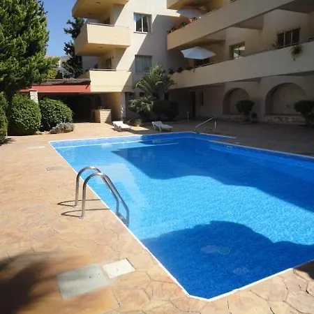 Paphos Holiday Home Пафос