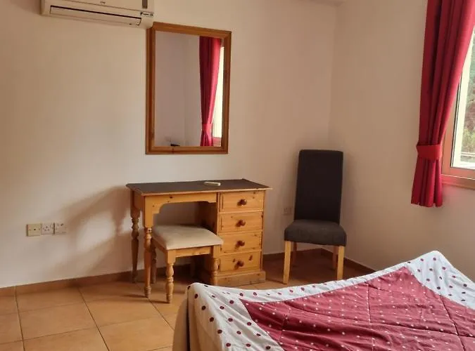 Paphos Holiday Home Πάφος