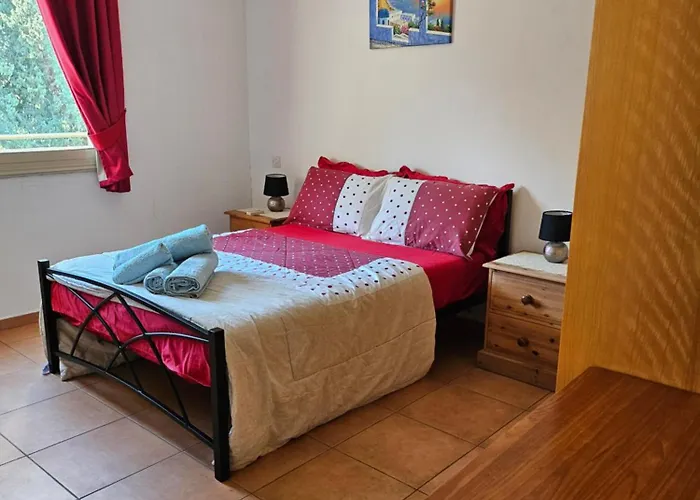 Paphos Holiday Home Пафос