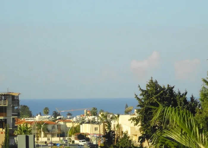 Paphos Holiday Home Пафос