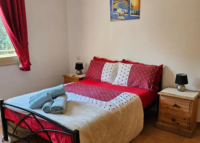 Paphos Holiday Home *