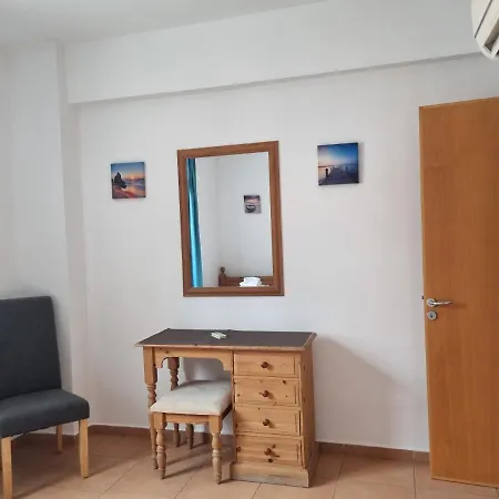 Paphos Holiday Home Tatil Evi